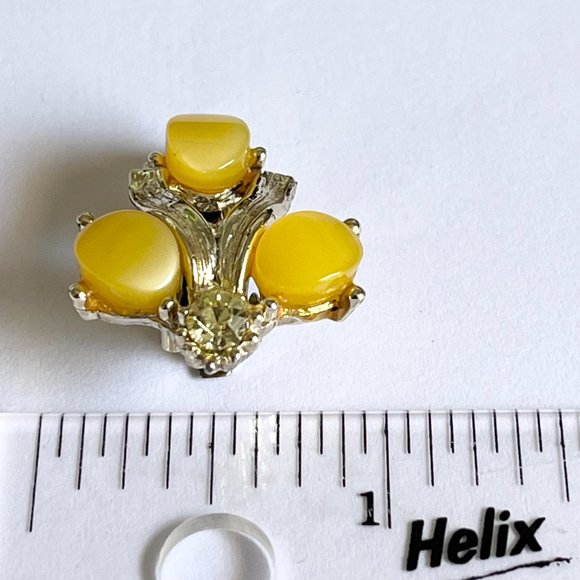 Vintage Yellow Thermoset Rhinestone Climber Clip On Earrings GoldTone 50s Lucite - Picture 10 of 10